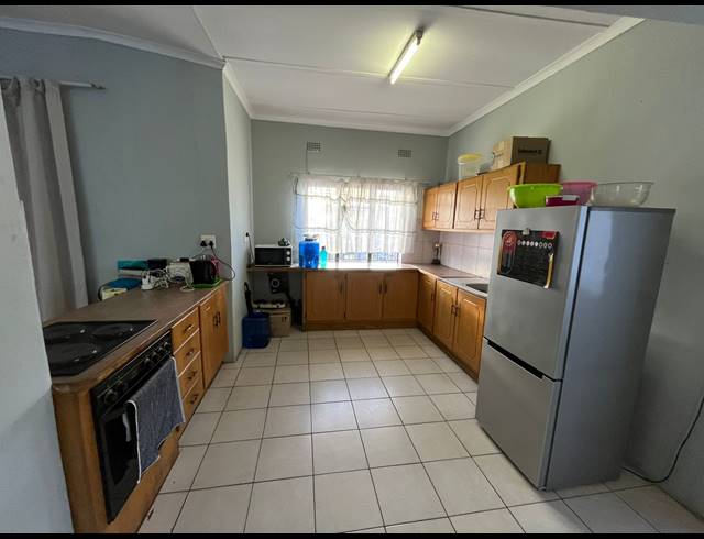 2 BEDROOM FREEHOLD FOR SALE IN BO-DORP